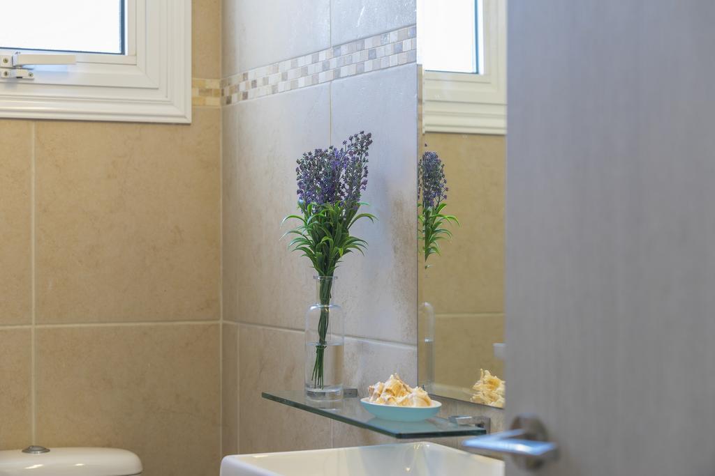 Protaras Villa Sandy Toes พาราลิมนี ภายนอก รูปภาพ